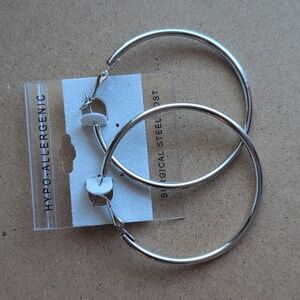 Chic Silver Hypoallergenic Hoop Earrings